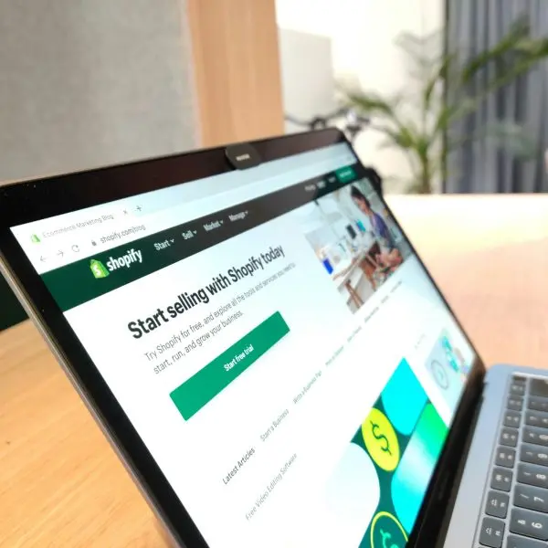 Setting up an affiliate program on Shopify using affiliate tracking software