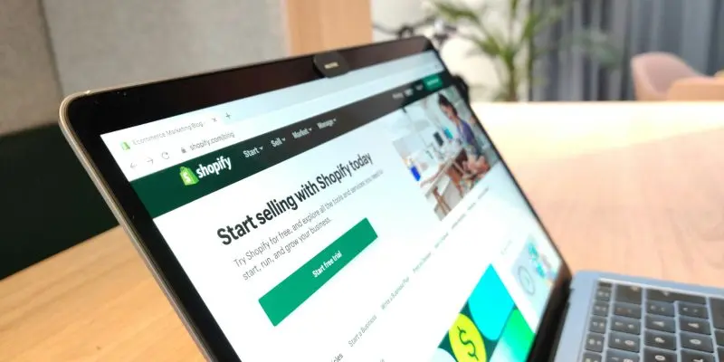 Setting up an affiliate program on Shopify using affiliate tracking software